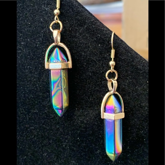 Jewelry - Gorgeous Iridescent Earrings